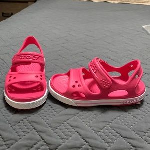 Girls Pink Crocs Sandals  Size 8  New With Tags